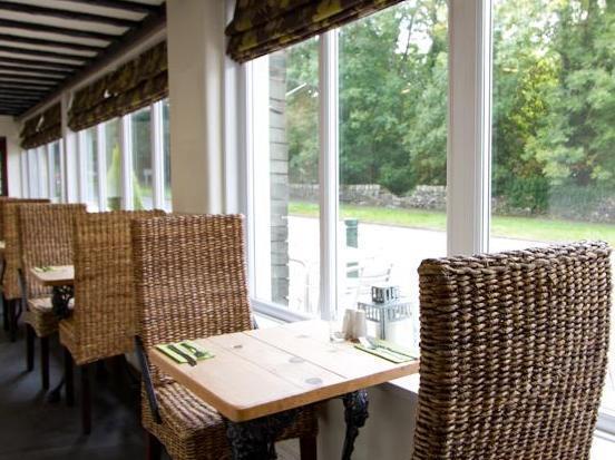 Pedro'S Restaurant Bar And Hotel Windermere Bagian luar foto